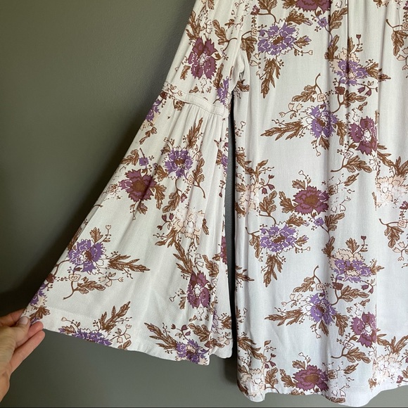 Free People Easy Girl Bell Sleeve Floral Blouse XS - Picture 15 of 16